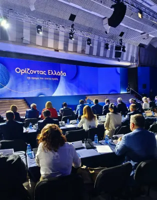 Ο πρωθυπουργός Κυριάκος Μητσοτάκης στη συνέντευξη τύπου στους δημοσιογράφους στη Θεσσαλονίκη