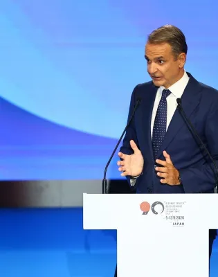 Ο Πρωθυπουργός Κυριάκος Μητσοτάκης στην 90η ΔΕΘ την ώρα που ανακοινώνει τα μέτρα