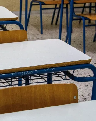 Θρανία σε τάξη