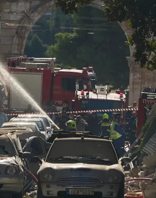 Έκρηξη σε κτήριο στην Πλάκα