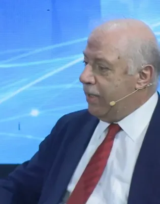 Πρόεδρος της Επιτροπής Εθνικού Διαλόγου Μιχάλης Σφακιανάκης
