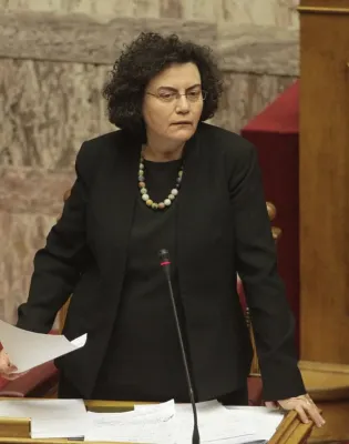 Νάντια Βαλαβάνη 