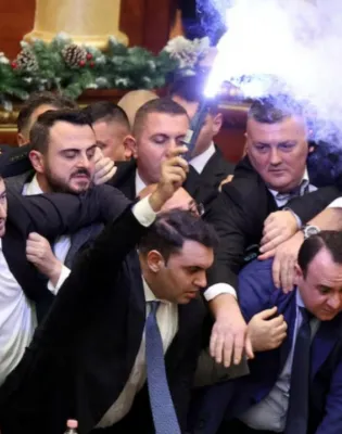 αλβανική_βουλή