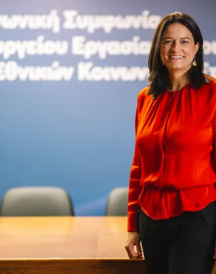 Η υπουργός Εργασίας Νίκη Κεραμέως στο Vidcast του alfavita.gr