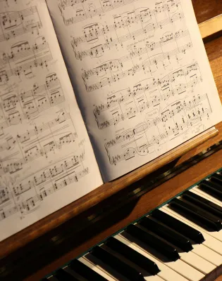 MUSIC PIANO