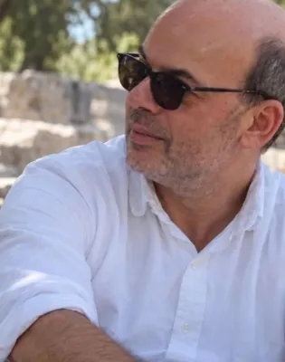 Πέθανε στα 58 του ο αρχαιολόγος, Γιάννης Λώλος