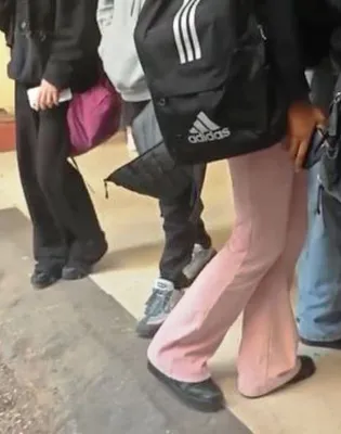 Μαθητές με τσάντες 