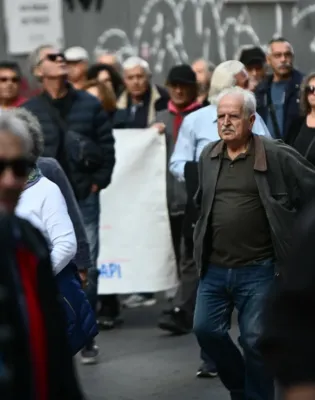 Συνταξιούχοι στον δρόμο