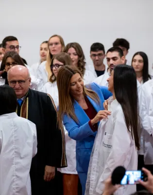 06-10-26 Σοφία Ζαχαράκη από την Πάτρα: Δημόσια Παιδεία με εξωστρέφεια και καινοτομία – Νέο αγγλόφωνο Ιατρικής και Κέντρο Καινοτομίας Δυτικής Ελλάδας