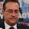 Εμπλοκή του Στράχε σε σκάνδαλο