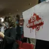 den einai athooi kentriki