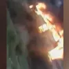 Φωτιά σε σχολικό λεωφορείο στα Σπάτα