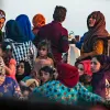 Στην περιοχή Ras al-Ain τρέχουν μακριά από τις περιοχές που βομβαρδίζονται