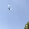 Σοκαριστικές εικόνες: 9χρονος μέσα σε φουσκωτή μπάλα παρασύρθηκε από τον αέρα και έπεσε από 6 μέτρα
