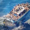 Ναυάγιο στην Πύλο: Φωτογραφίες - σοκ με το ασφυκτικά γεμάτο πλοίο με μετανάστες