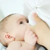 Ιταλία: Βουλευτής θήλασε το μωρό της στο κοινοβούλιο