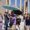 Ακρόπολη, μάσκες, κόσμος, τουρίστες, ήλιος, ζέστη
