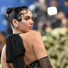 Η Dua Lipa