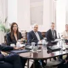 συνάντηση μητσοτάκη με ζαχαράκη και yale