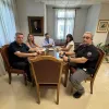 συνάντηση εργασίας μεταξύ της Προέδρου της Ένωσης Εργαζομένων του Υπουργείου Παιδείας - ΕΝΕΡΥΠ, Γεωργίας Μεσολογγίτου, και του Προέδρου του Μετοχικού Ταμείου Πολιτικών Υπαλλήλων (Μ.Τ.Π.Υ.), Άγγελου Δημοσθένους