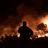 Φωτιά τη νύχτα