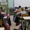 Αίθουσα σχολείου με μαθητές στα θρανία