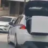 Περιπολικό με ψυγείο στο πορτ μπαγκάζ