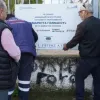 Πάτρα: Ο Πελετίδης ξήλωσε πινακίδες τραπεζών από σχολεία