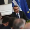Ο Κυριάκος Μητσοτάκης μιλάει στο Υπουργικό Συμβούλιο