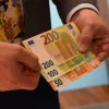 Επίδομα γέννησης παιδιού και voucher εργαζομένων