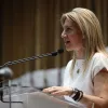 Η Μαρία Καρυστιανού σε ομιλία
