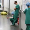 γιατροί σε νοσοκομείο