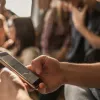 κατήργησε τα smartphones