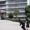 ΑΠΘ: Άγρια συμπλοκή αντιεξουσιαστών - ΕΑΑΚ, τραυματίες με σπασμένα πόδια και χέρια (Βίντεο)