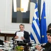 Ο Κυριάκος Μητσοτάκης στο υπουργικό συμβούλιο με υπουργούς της κυβέρνησης
