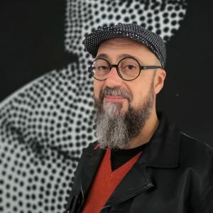Ο καθηγητής του εξ αποστάσεως ΠΜΣ «Ανθρωπογεωγραφία, Ανάπτυξη και Σχεδιασμός του Χώρου» Γιάννης Χωριανόπουλος στο Alfavita.gr.