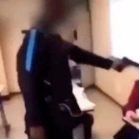 γαλλία_μαθητής_όπλο