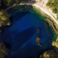 Γαλάζια Λίμνη