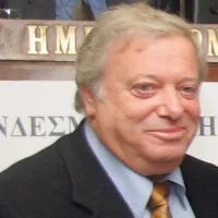Νίκος Αντωνιάδης