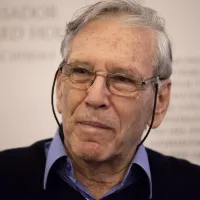 Amos Oz