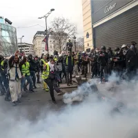 yellow vests. paris