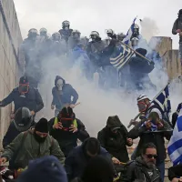 επεισοδια ακροδεξιοι βουλη