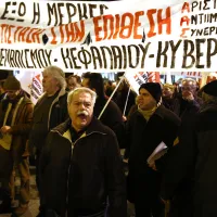 πορεια ενάντια στη Μερκελ
