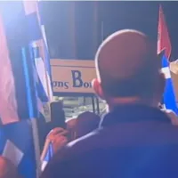 Ασθενοφόρο διακόπτει ομιλία του Νίκου Μιχαλολιάκου