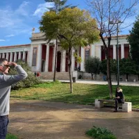 Ο Κώστας Μπακογιάννης στο Αρχαιολογικό Μουσείο Αθηνών