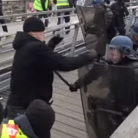 Γάλλος πρωταθλητής του μποξ με τα Κίτρινα Γιλέκα
