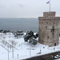 Χιονισμένη η Θεσσαλονίκη