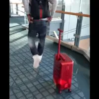 Η βαλίτσα FOLLOWME