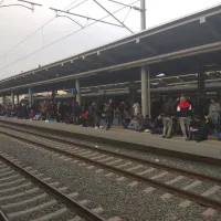 εικόνα σταθμός Λαρίσης πρόσφυγες
