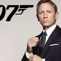 Daniel Craig